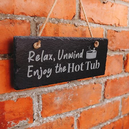 Cottage With Hot Tub - Near Cheltenham And Tewkesbury Экстерьер фото